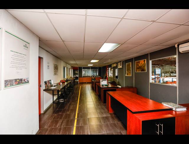 2,575M² WAREHOUSE FOR SALE IN WENTWORTH